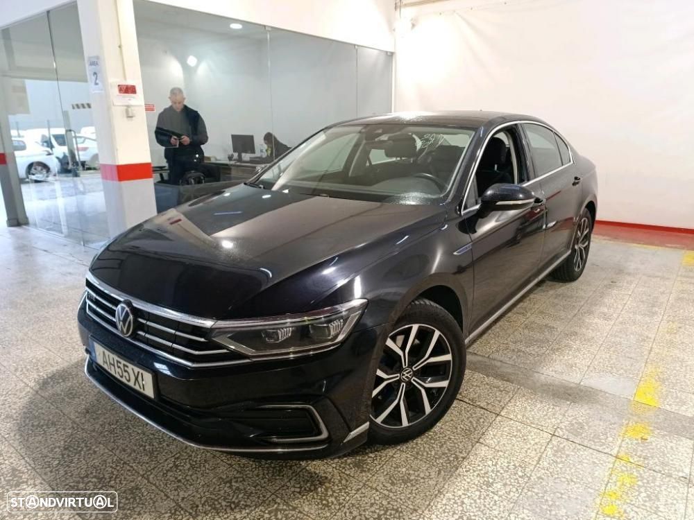 VW Passat - 1