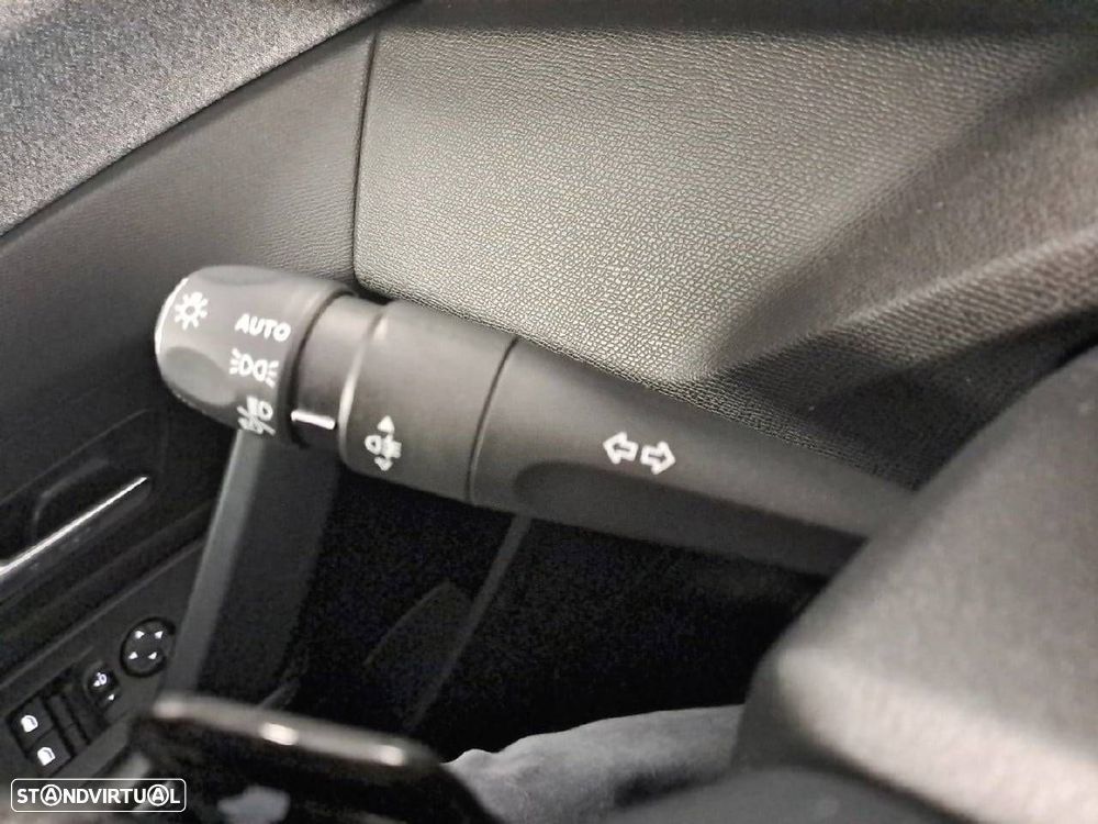 Peugeot 408 1.2 Hybrid Allure e-DCS6 - 14