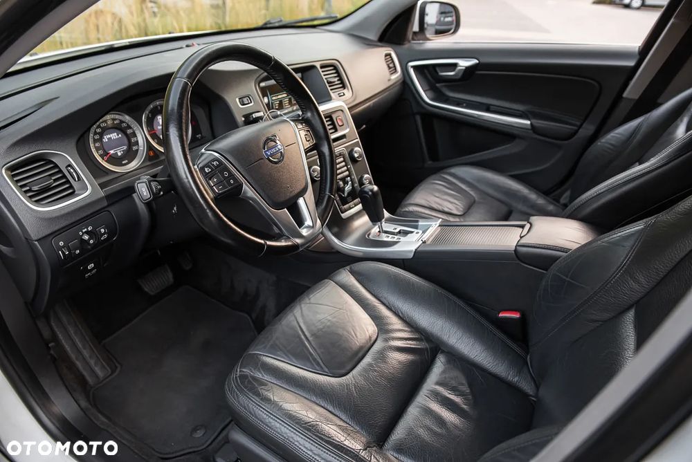 Volvo V60 D3 Geartronic Summum - 15