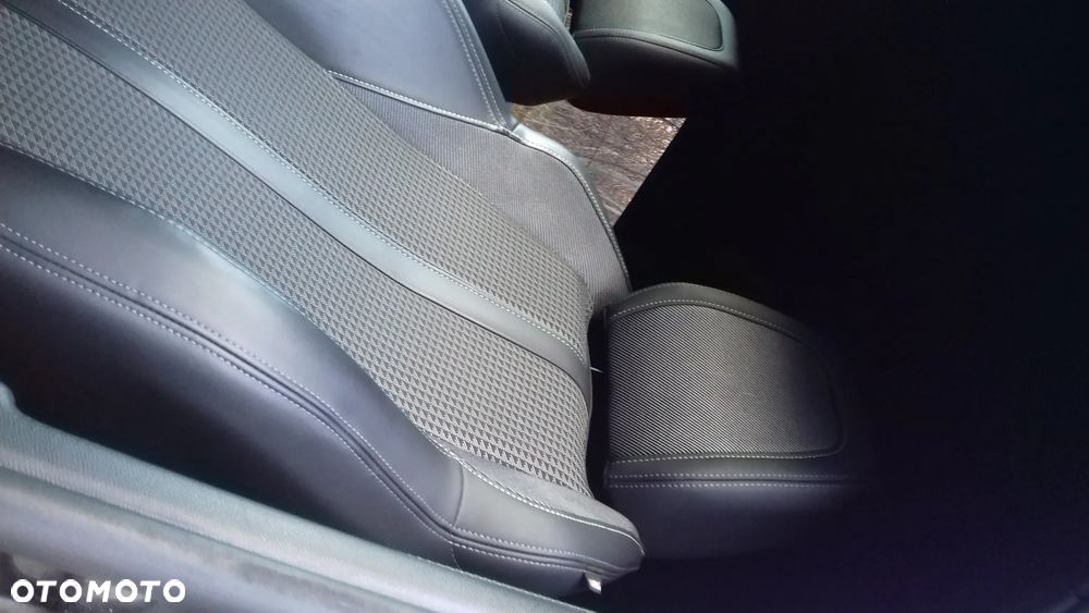 Peugeot 2008 1.5 BlueHDi GT S&S - 20
