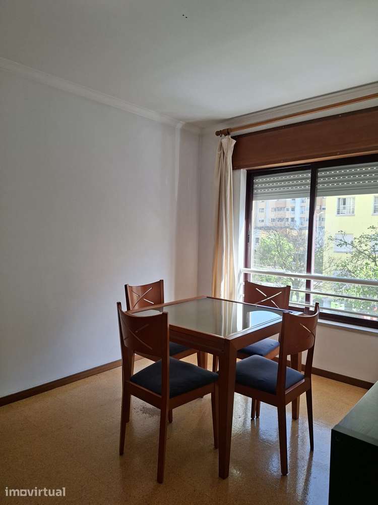 Apartamento T0 - 37 m2 - arrecadação - parqueamento - Carnide!!! - Grande imagem: 4/18