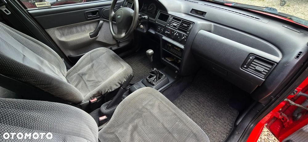 Ford Escort - 18
