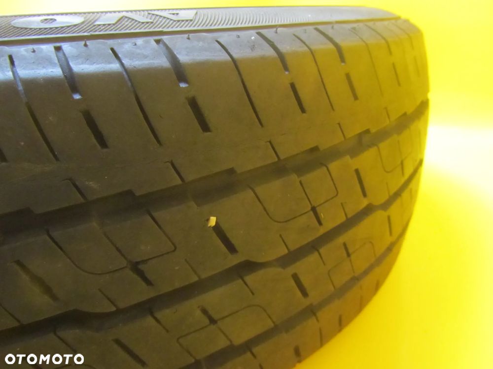 Opona Cooper Avon AVII 205/65  R16C - 2