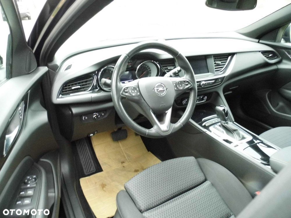 Opel Insignia - 10
