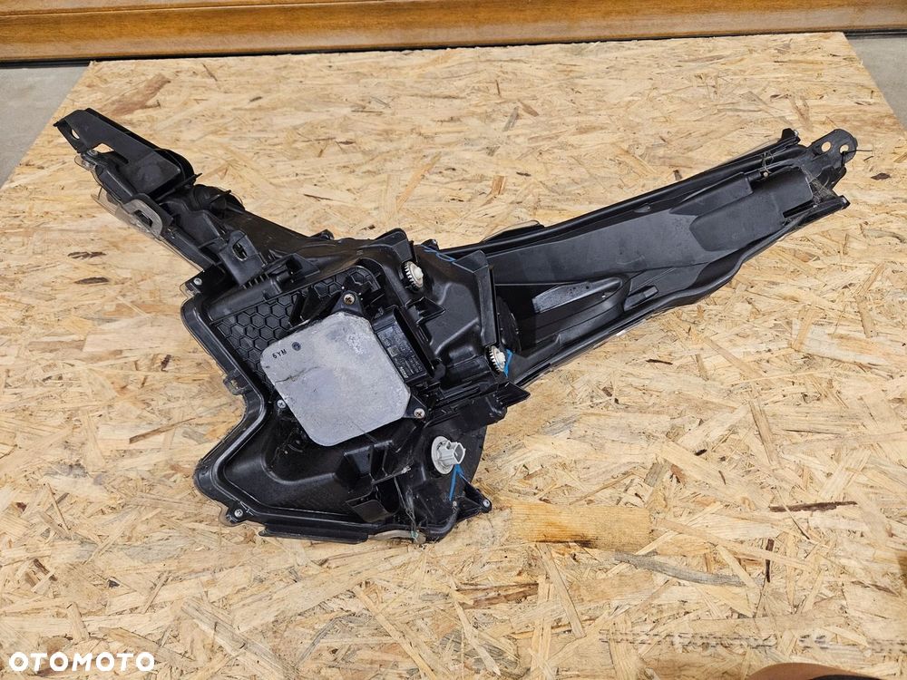 TOYOTA PRIUS IV 16-18 LAMPA PRAWA PRZEDNIA PRZÓD FULL LED UK - 8