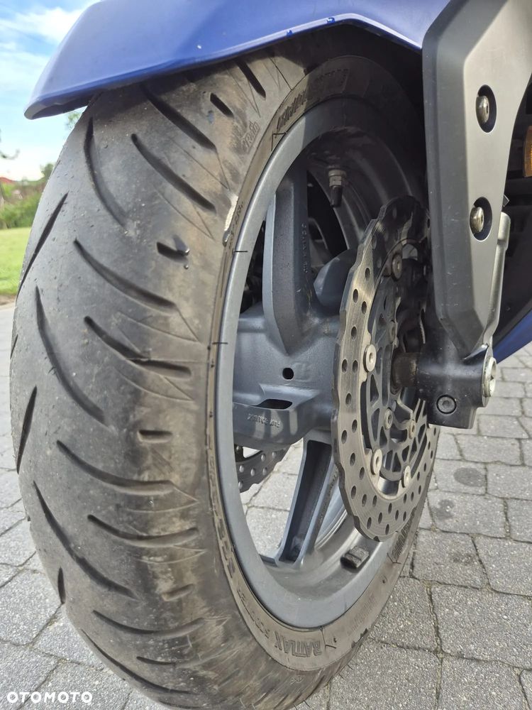 Kymco AK 550 - 12