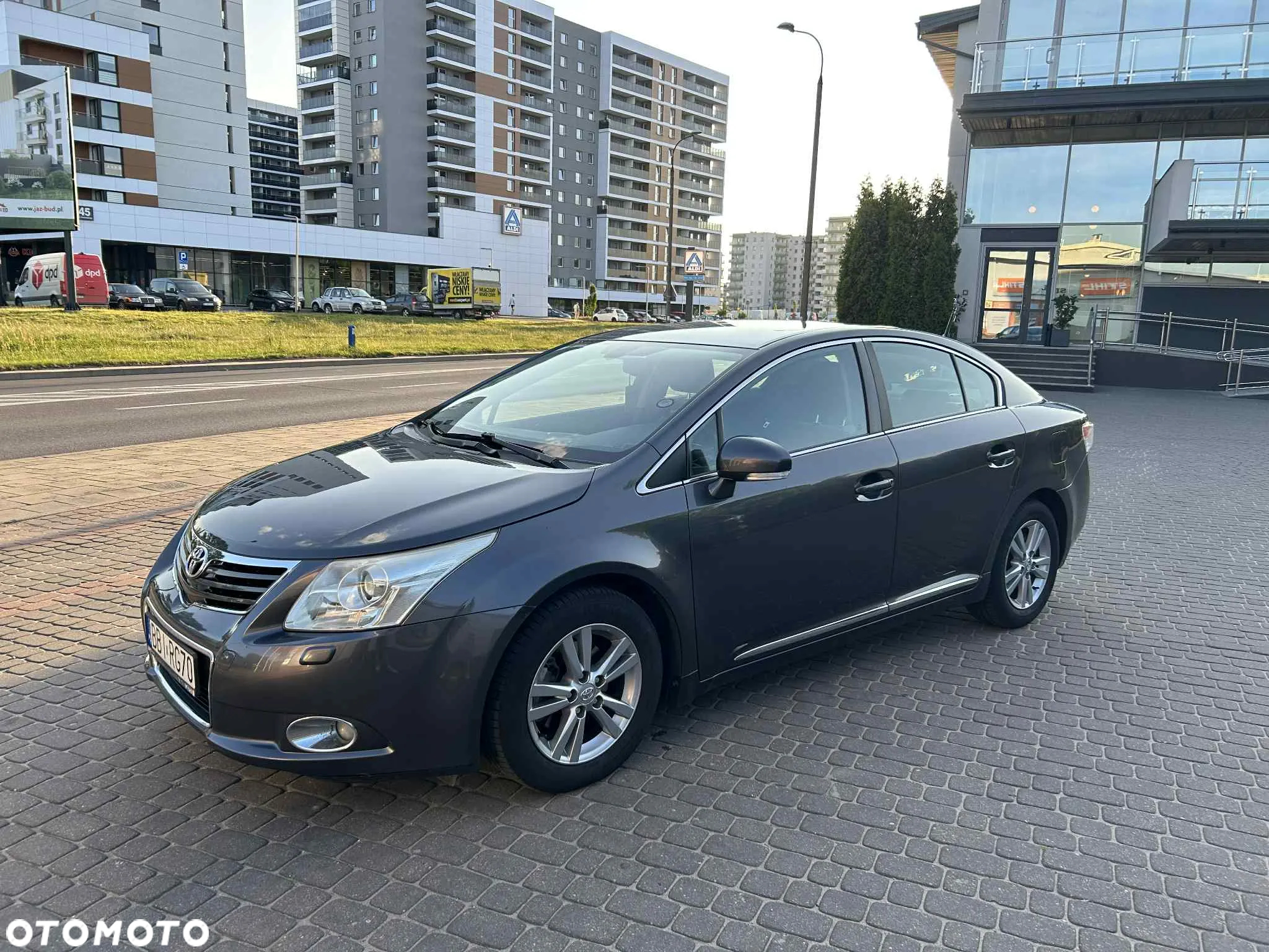 Toyota Avensis 1.8 Sol NAVI - 7