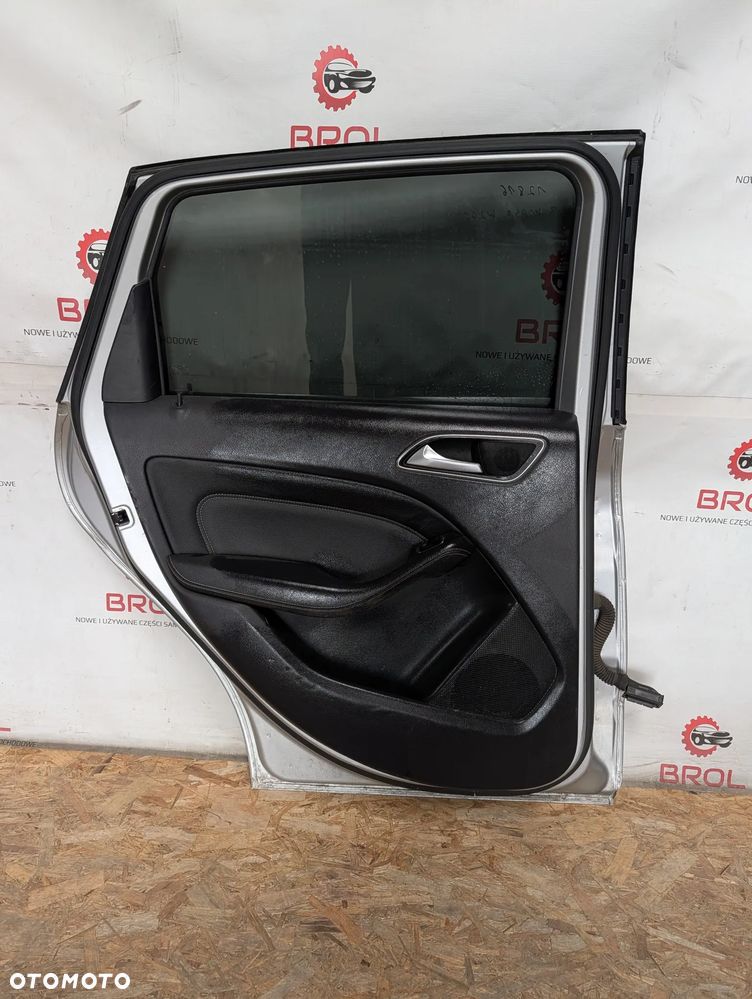 DRZWI TYLNE LEWE MERCEDES B-KLASA W246 14'  761 - 7