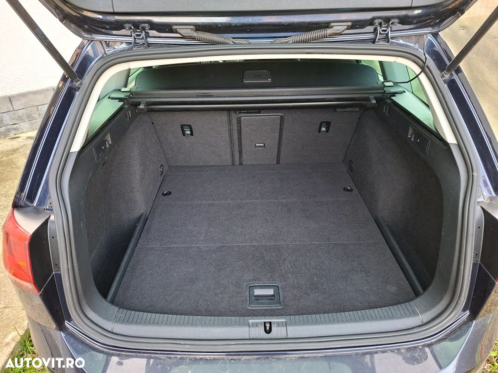 Volkswagen Golf 1.6 TDI BlueMotion Technology Lounge - 17