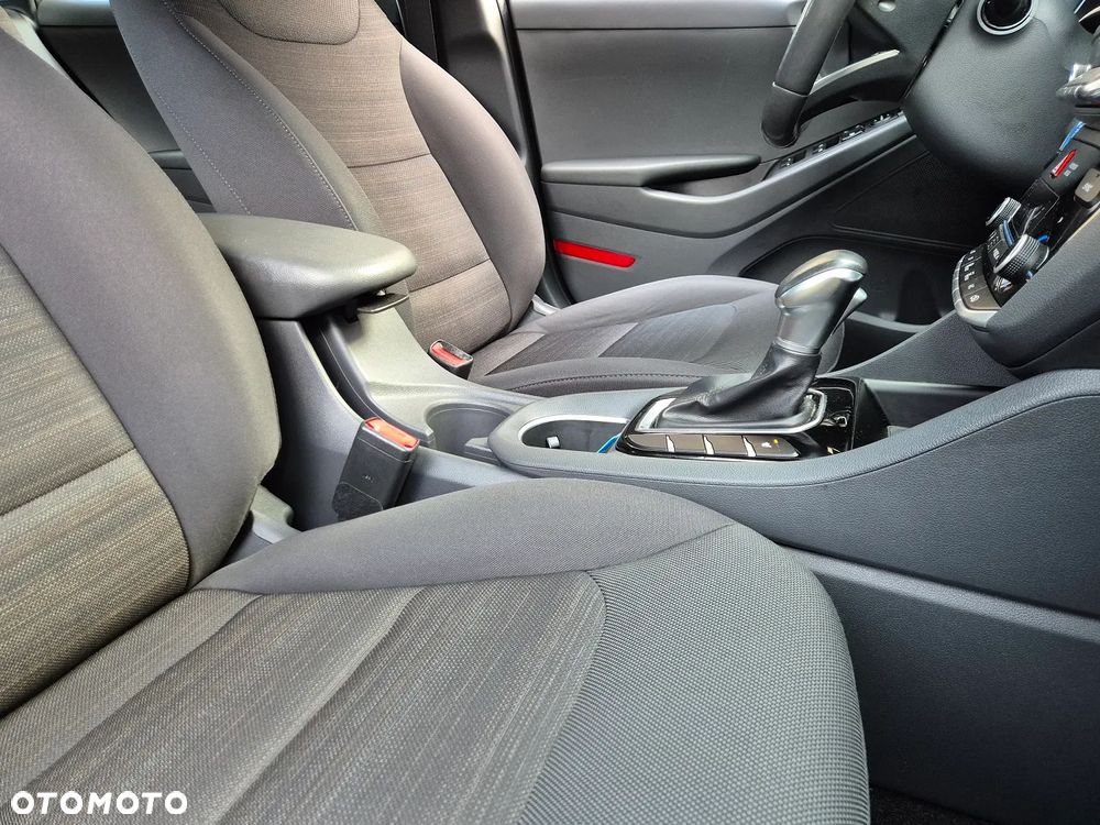 Hyundai IONIQ - 32