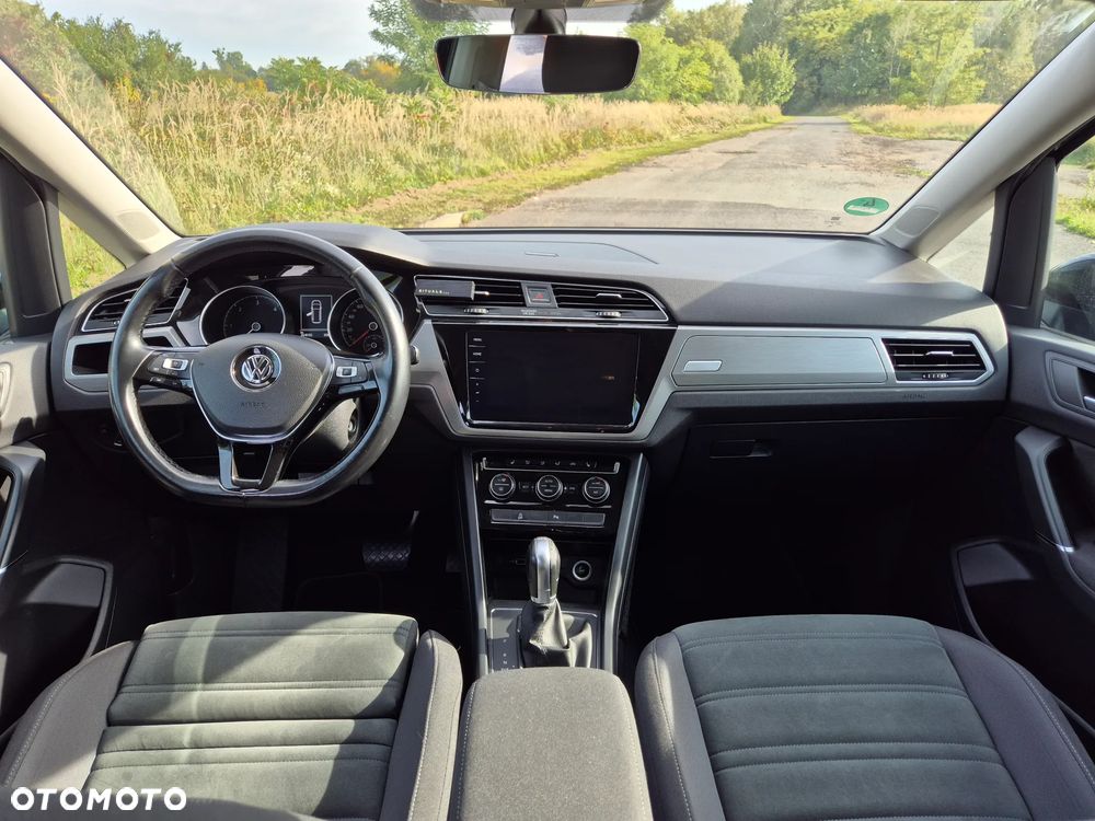 Volkswagen Touran - 18