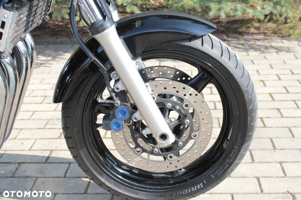 Yamaha XJR - 18