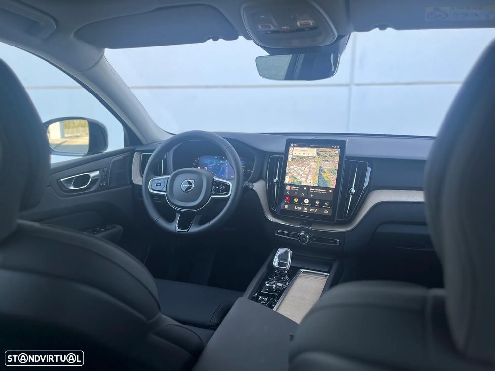 Volvo XC 60 2.0 T6 PHEV Plus Dark AWD - 6