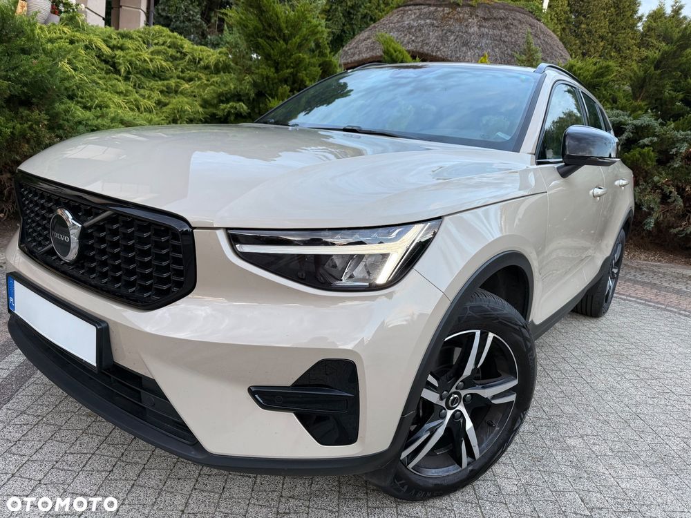 Volvo XC 40 B4 B DKG Plus Dark - 2