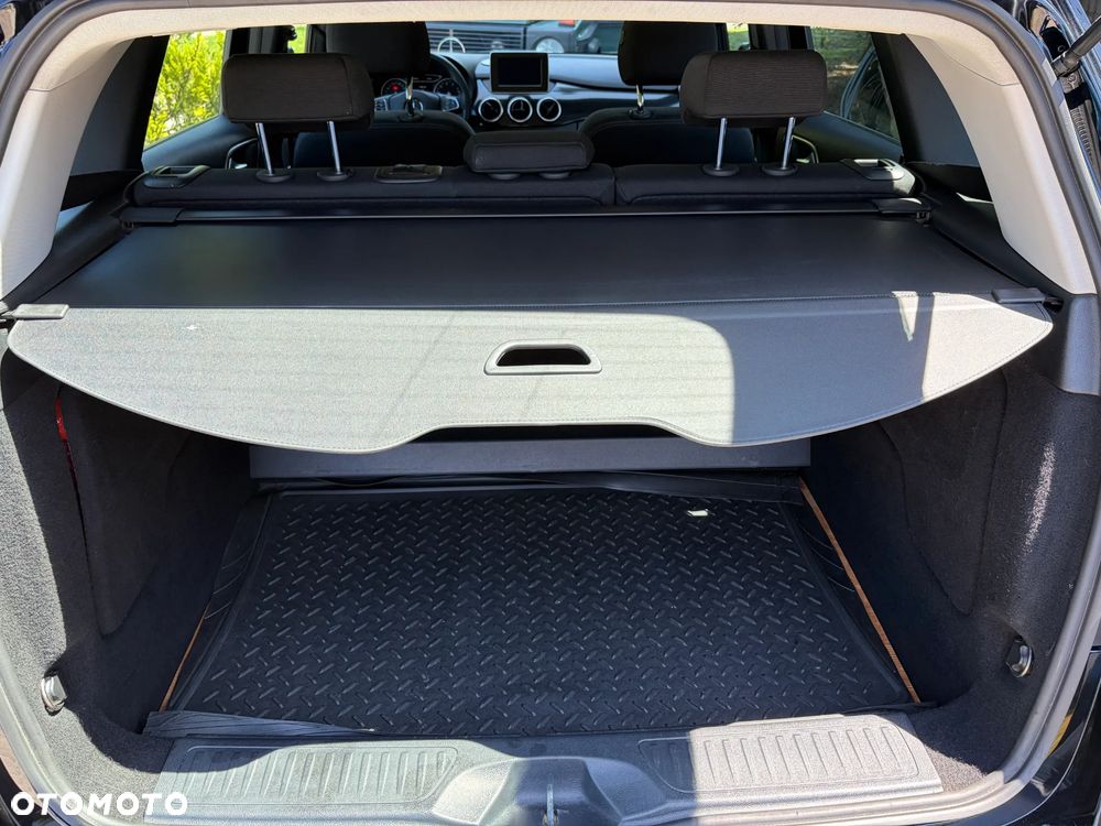 Mercedes-Benz Klasa B 180 BlueEFFICIENCY Edition Style - 35