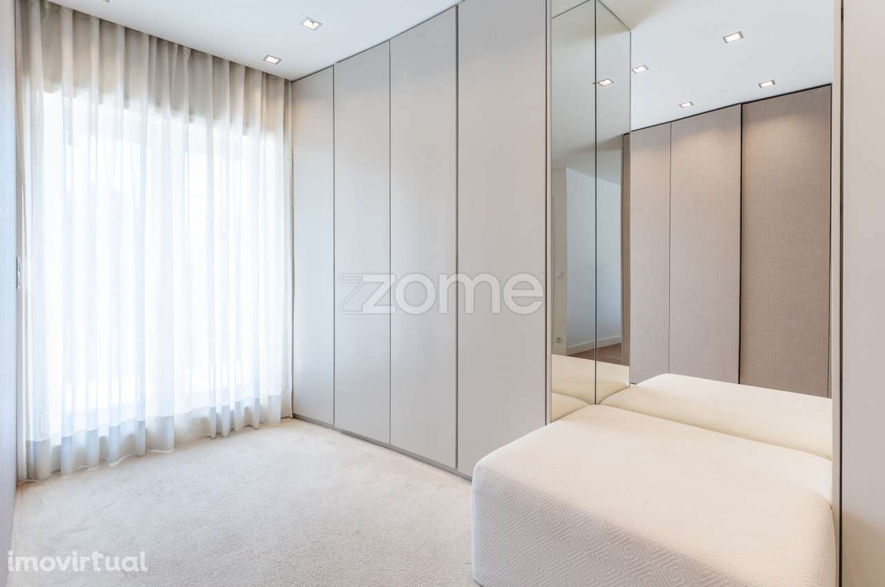 Elegante T4 em Nevogilde com 2 suítes e excelente exposição solar - Grande imagem: 4/56