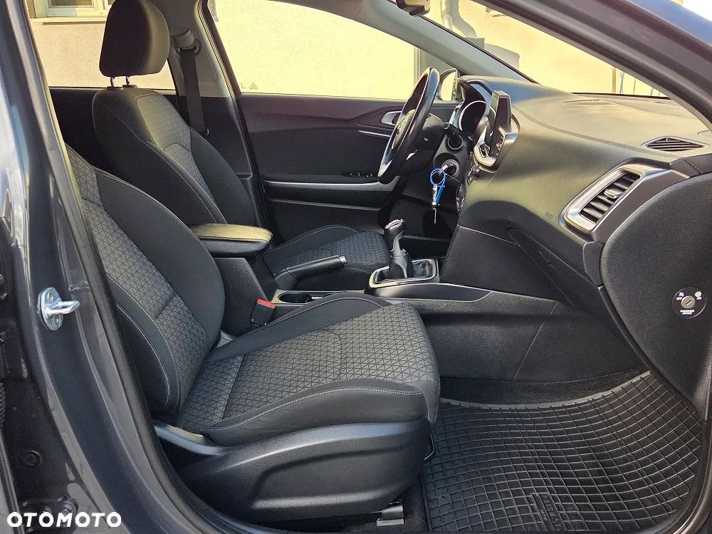 Kia Ceed 1.4 T-GDI OPF Platinum Edition - 10