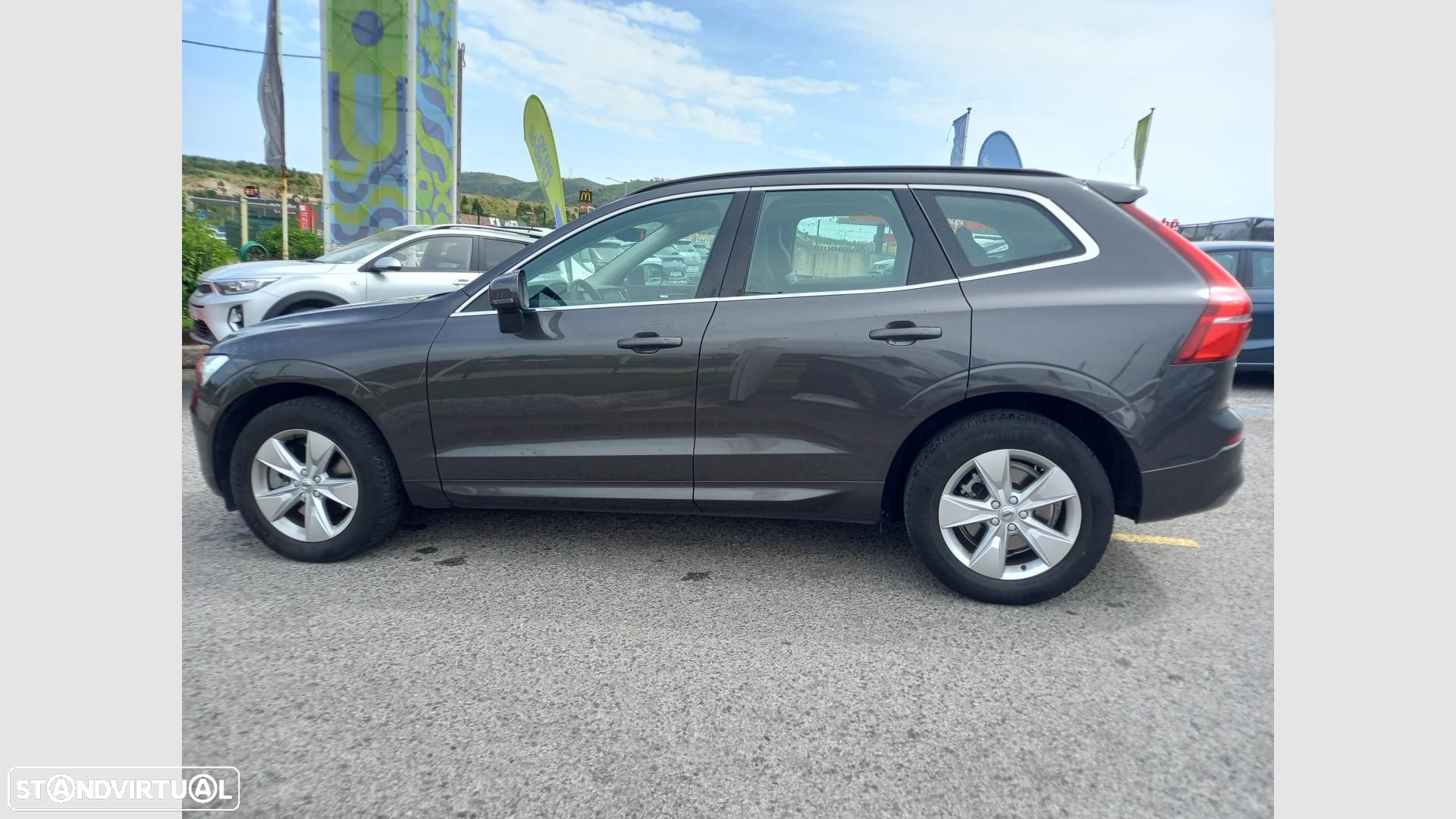 Volvo XC 60 2.0 B4 Momentum Plus - 9