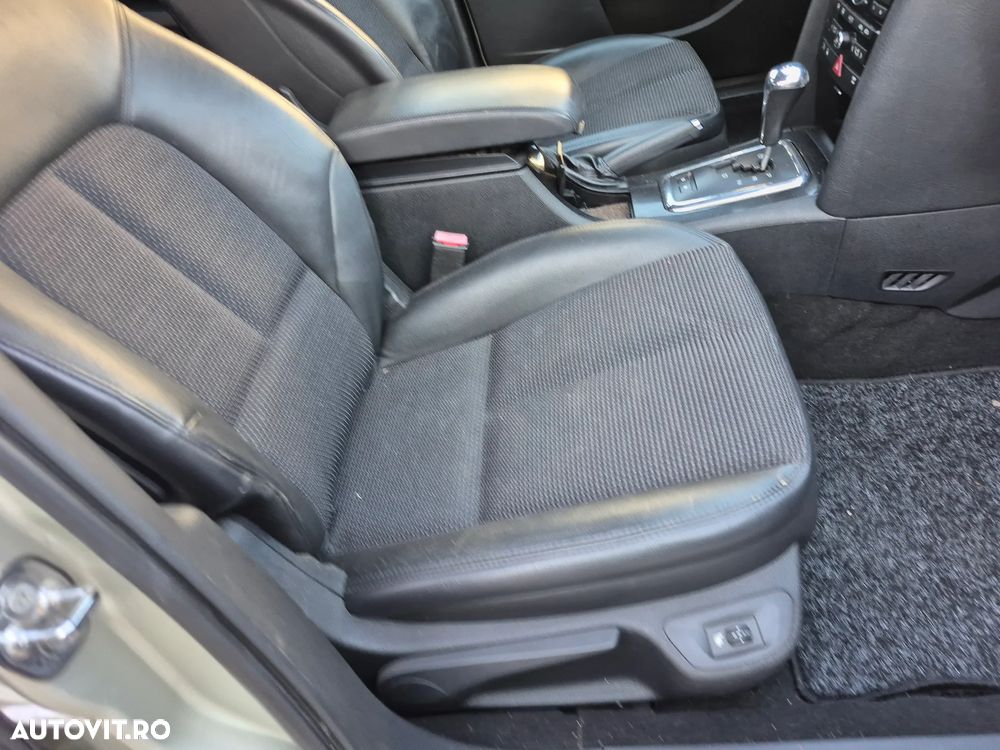 Peugeot 407 SW HDi 135 Automatik JBL - 29