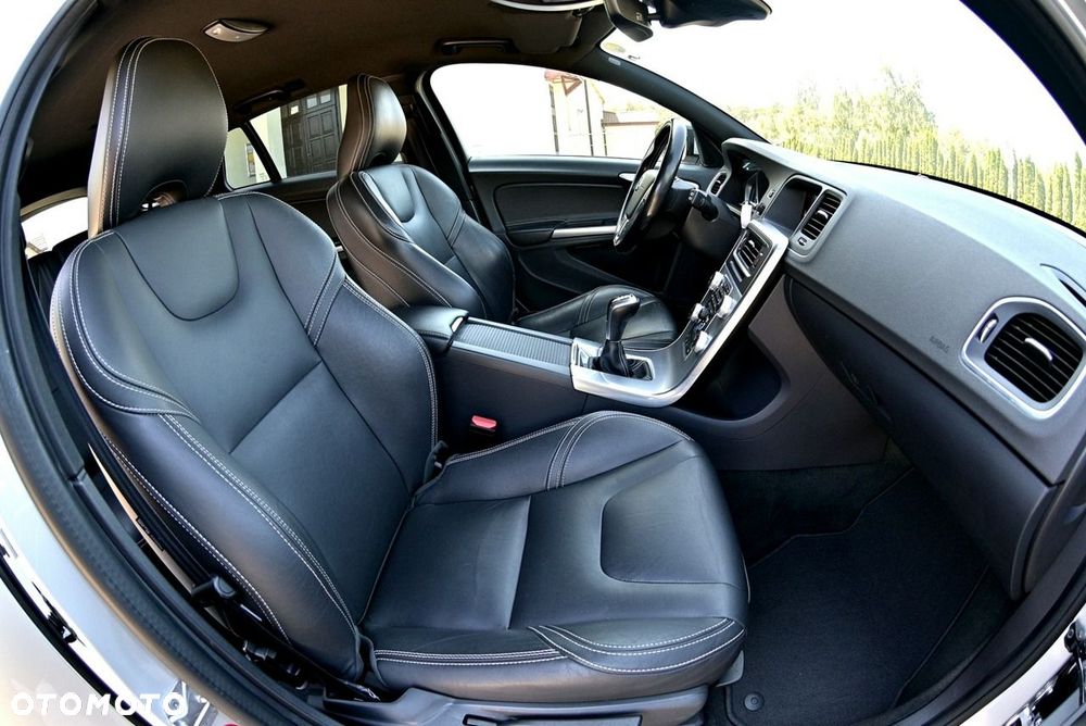 Volvo V60 D2 Drive-E Momentum - 18