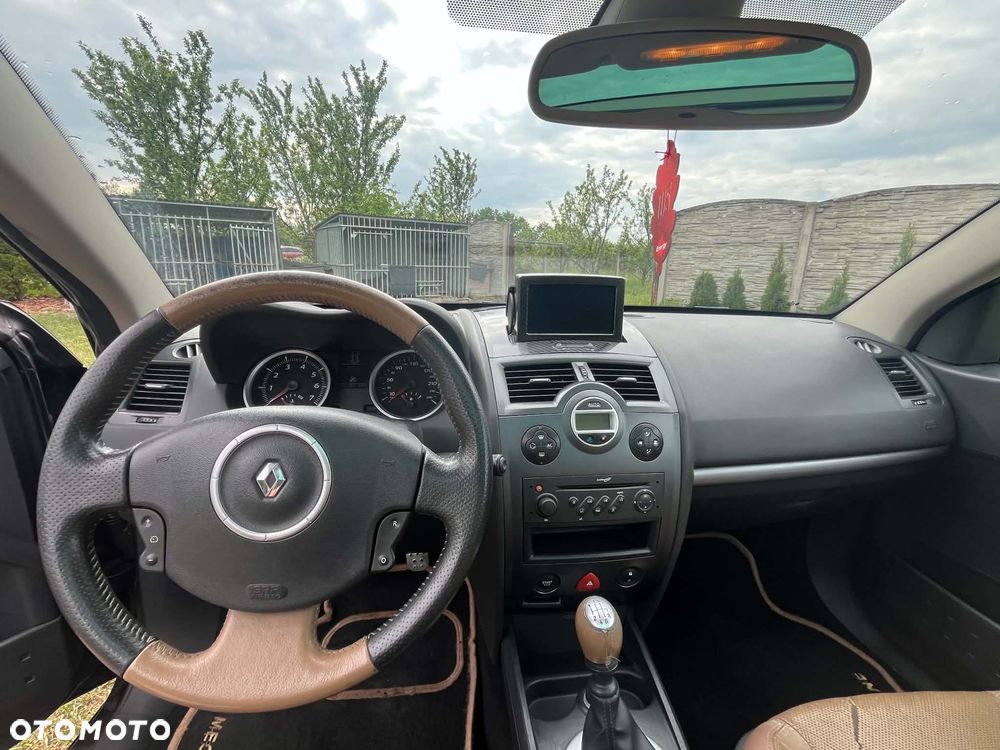 Renault Megane 2.0 16V Dynamique - 8