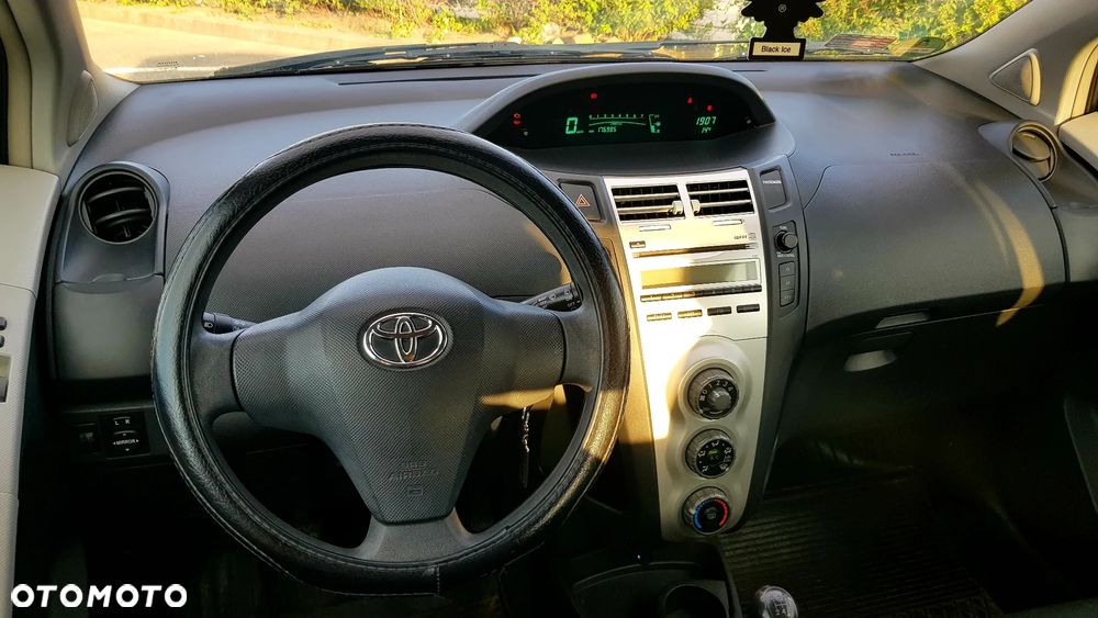 Toyota Yaris 1.0 Luna A/C - 17