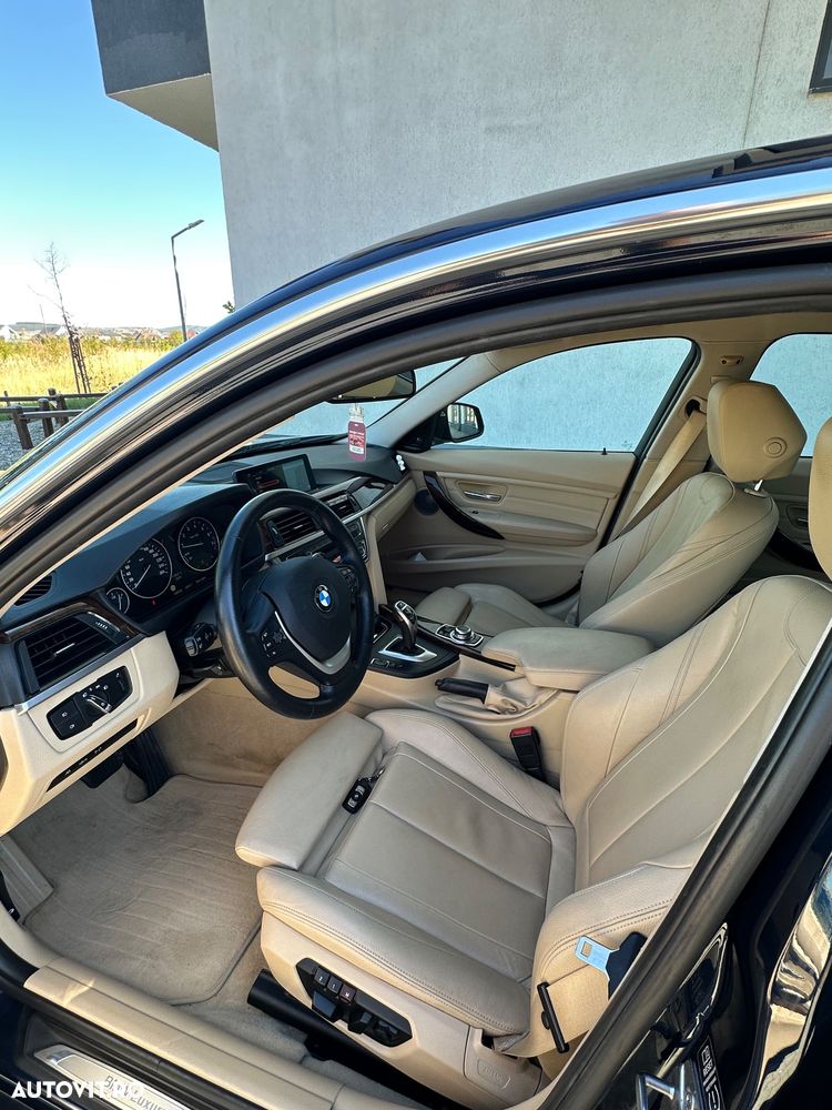 BMW Seria 3 320i Aut. Luxury Line - 14
