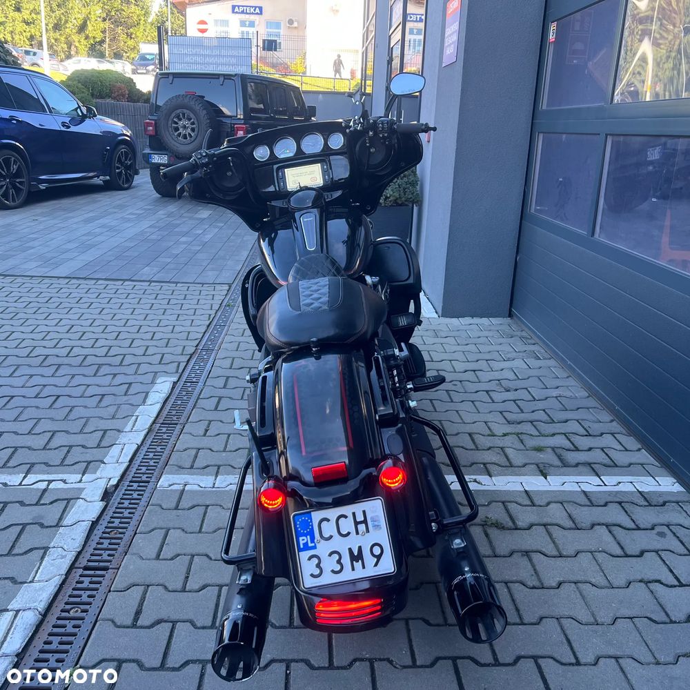 Harley-Davidson Touring Street Glide - 4