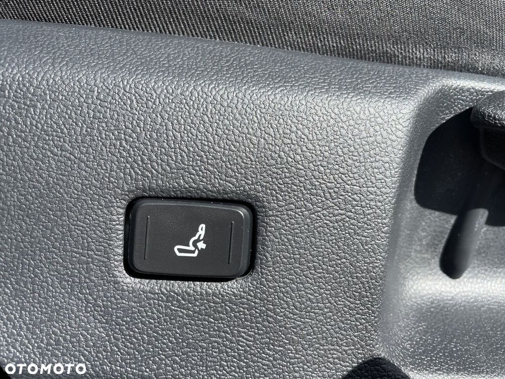 Toyota Corolla 2.0 Hybrid Comfort - 28