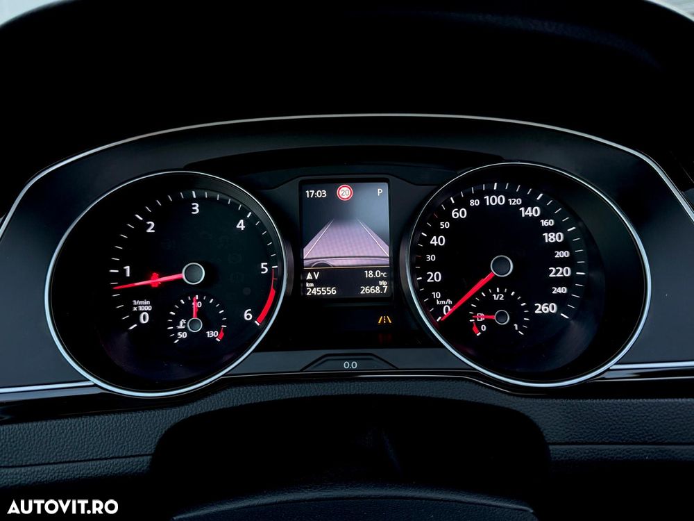 Volkswagen Passat Alltrack 2.0 TDI DSG 4Motion - 25