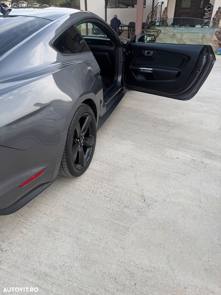 Ford Mustang - 2