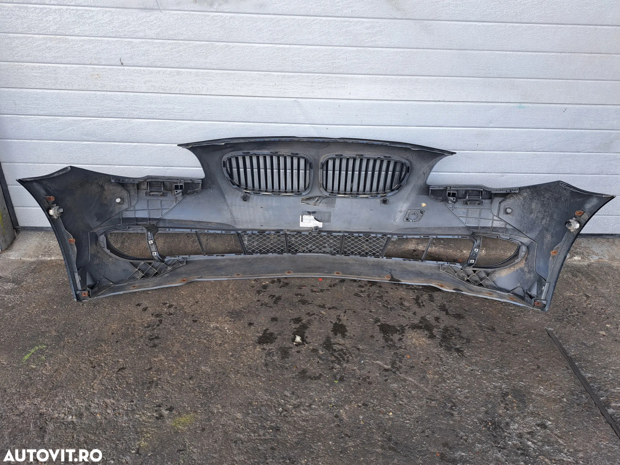 Bara fata cod culoare 475 BlackSaphire in stare buna originala BMW ( model cu PDC si camere video laterale 360 view ) Originala BMW F10 F11 F18 - 5