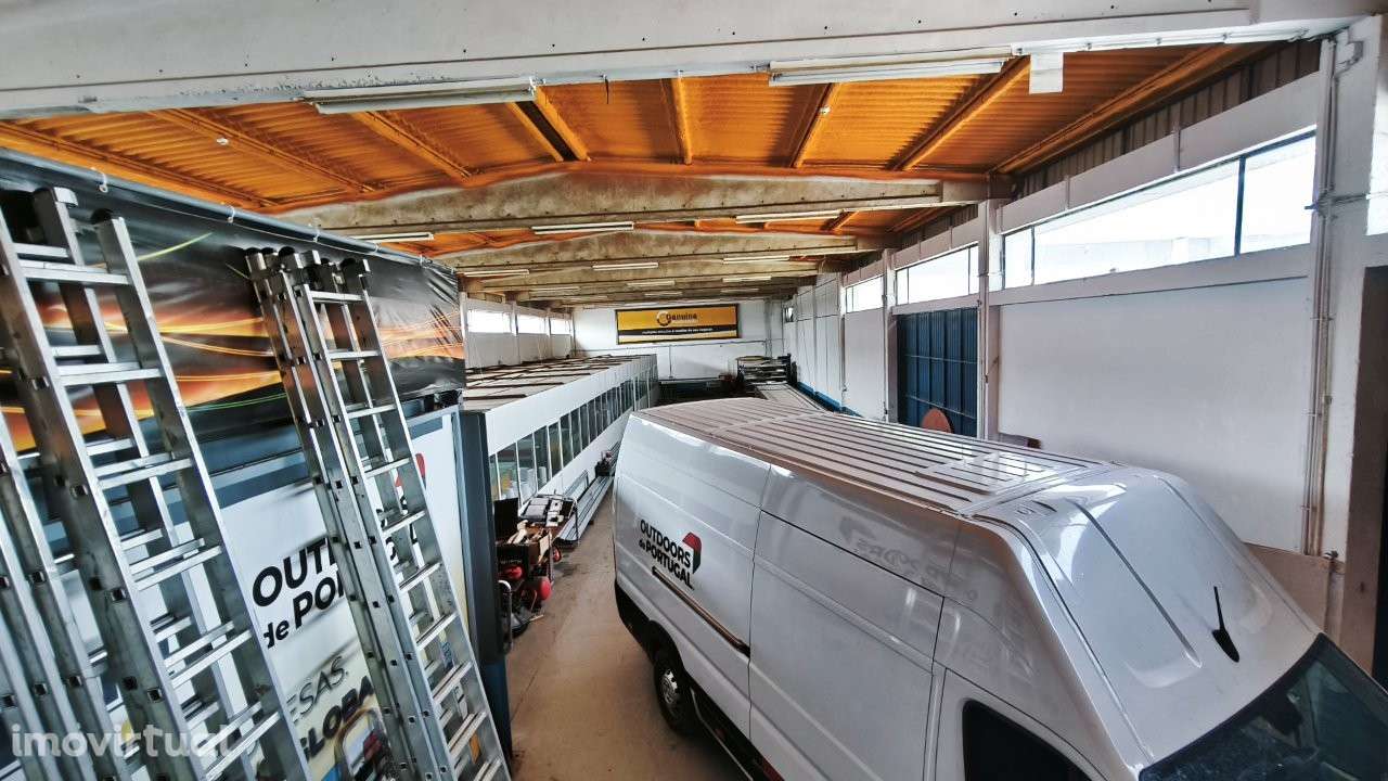 Armazém Zona Industrial de Canelas, com 844m2 de área coberta. - Grande imagem: 2/19