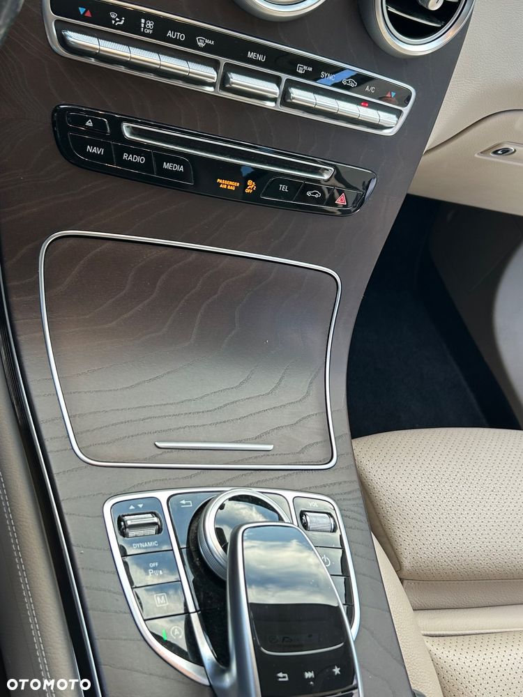 Mercedes-Benz GLC - 21