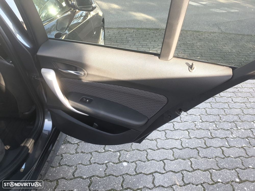 BMW 116 d Pack M - 33