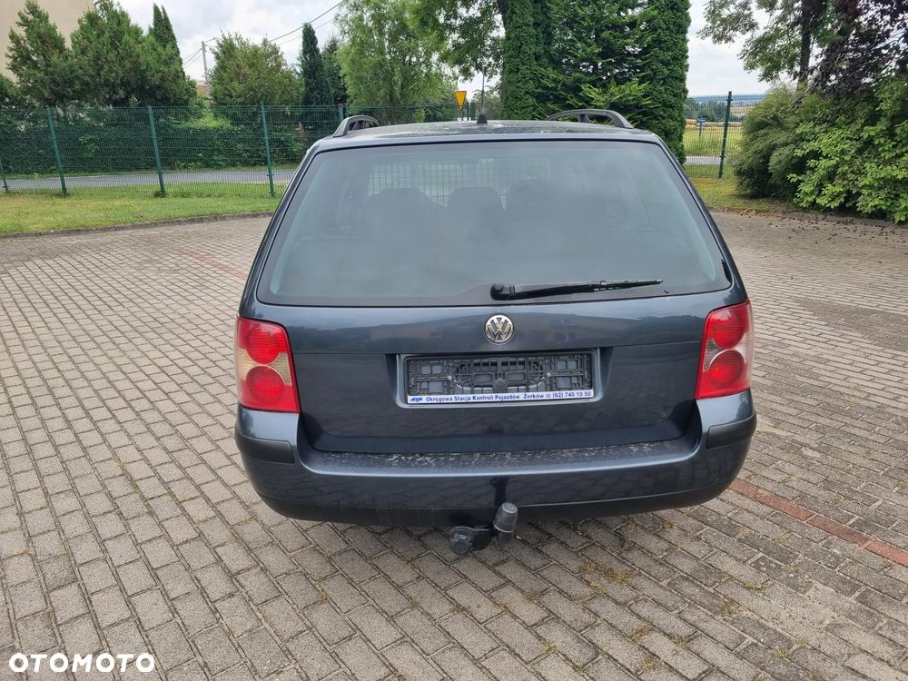 Volkswagen Passat 1.6 Comfortline Family - 2