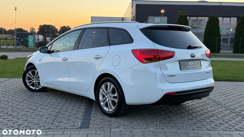 Kia Ceed - 4