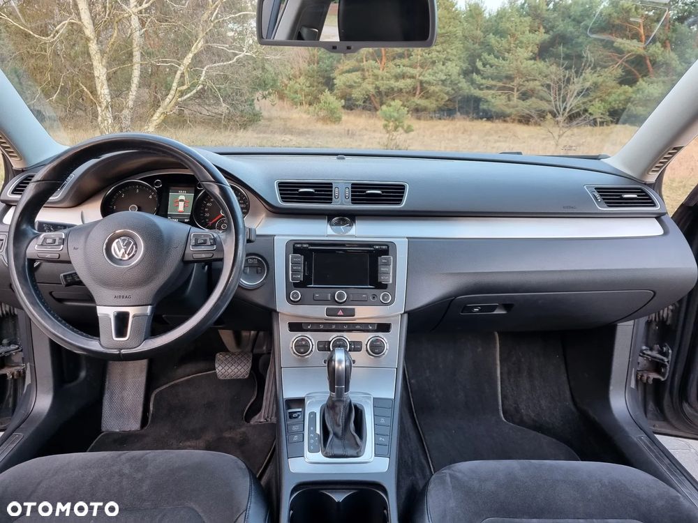 Volkswagen Passat 2.0 TDI DSG Highline - 16