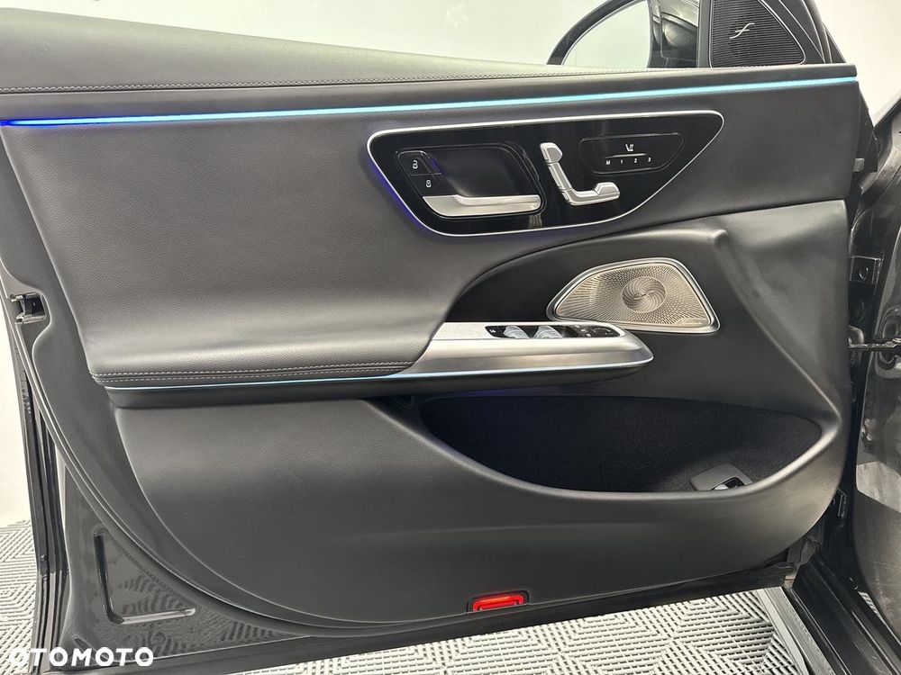Mercedes-Benz Klasa E 300 de PHEV 4-Matic AMG 9G-Tronic - 11