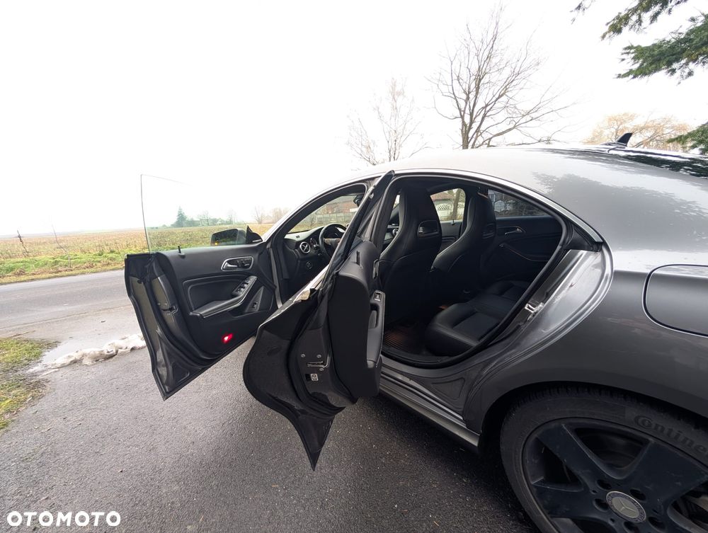 Mercedes-Benz CLA 250 7G-DCT Sport - 8