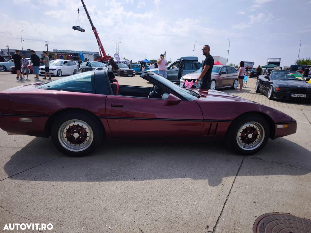Chevrolet Corvette - 18
