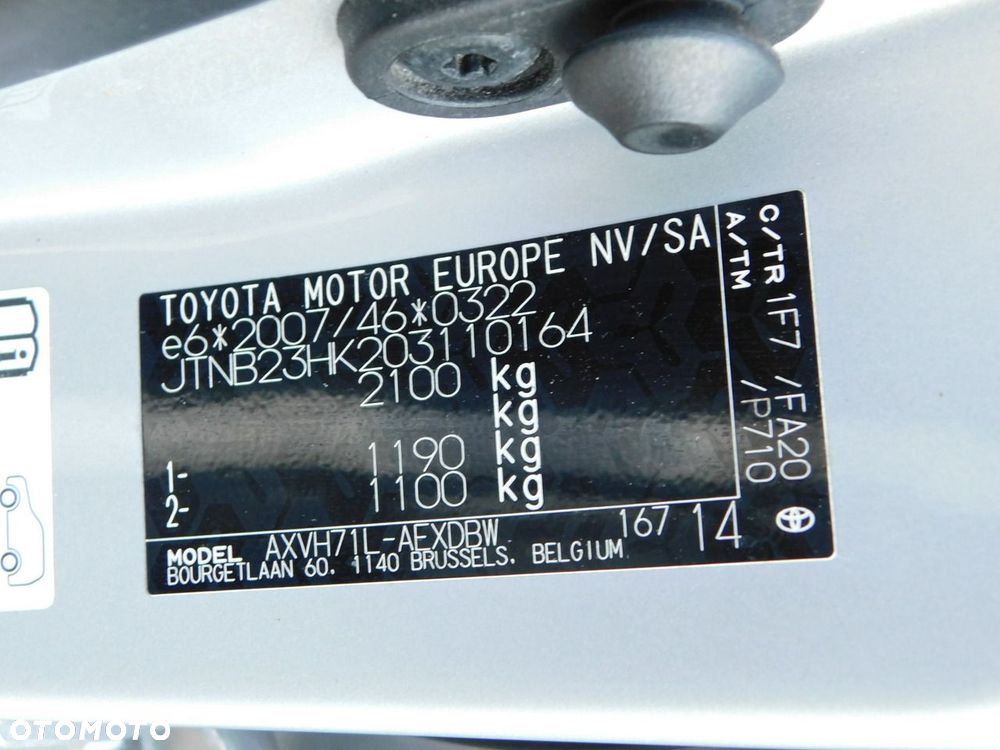 Toyota Camry - 25