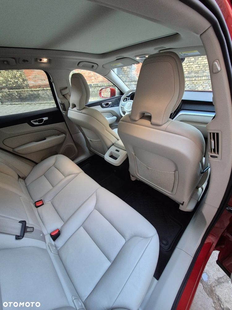 Volvo XC 60 T5 GPF AWD Momentum - 22
