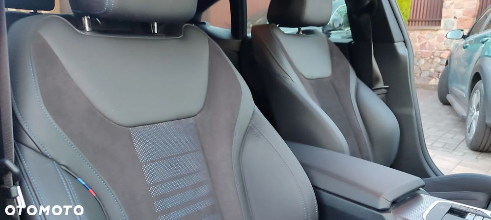 BMW i4 - 22