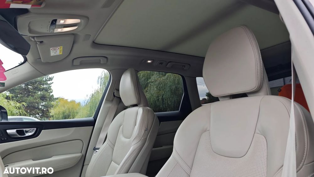 Volvo XC 60 B4 MHEV AT AWD Ultimate Dark - 8