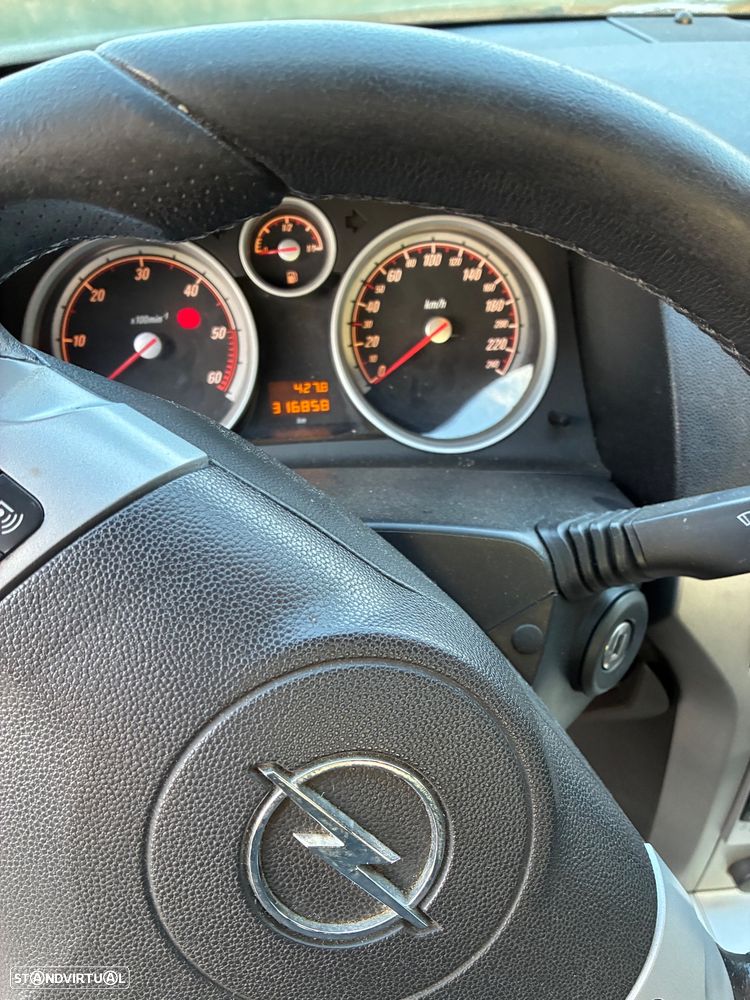 Opel Astra GTC 1.3 CDTI - 1