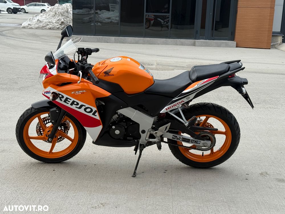 Honda CBR 125R - 8