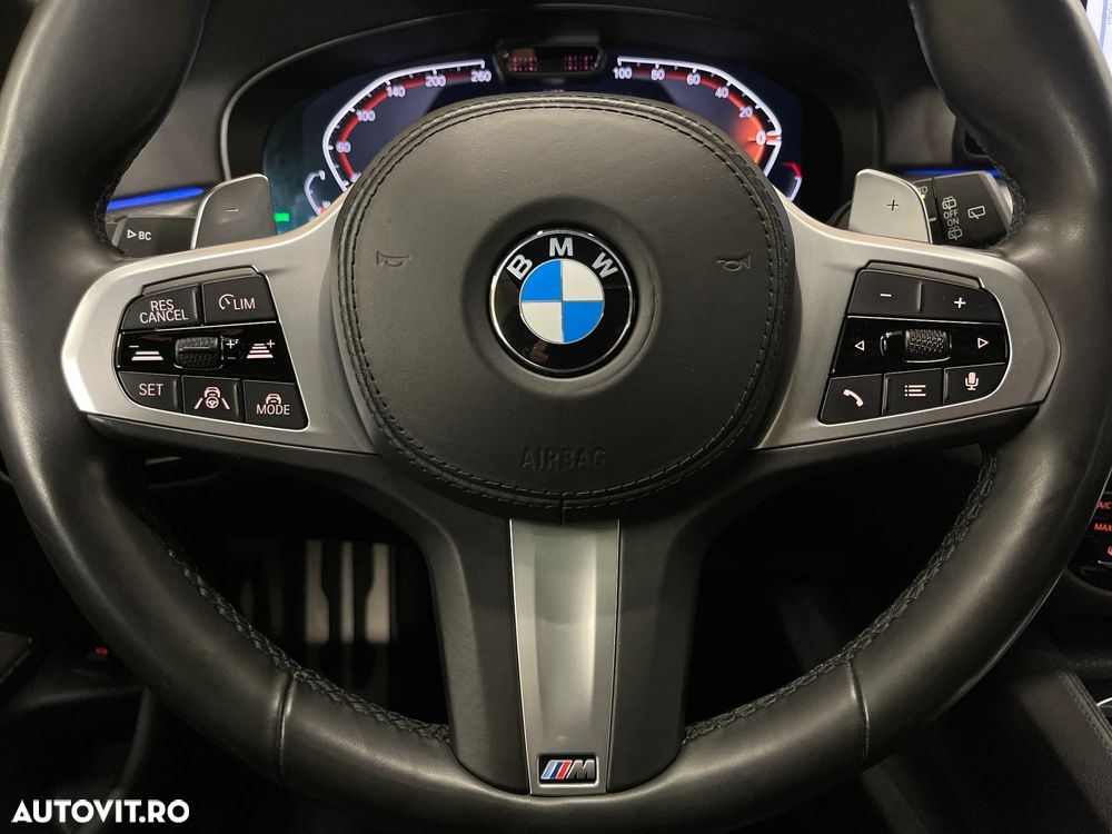 BMW Seria 5 530d xDrive Touring Aut. M Sport Edition - 30