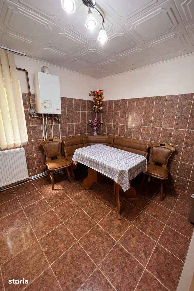 Apartament 3 camere decomandat, et. 2/4, centrală , mobilat,Drăgășani — fotografia 1