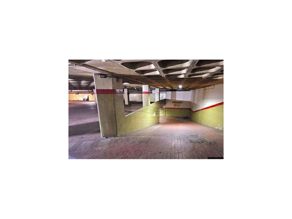 Garagem Amadora venda ou Possibilidade de Arrendamento Excelente In... - Grande imagem: 2/7